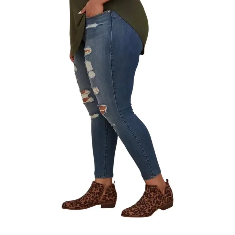 Torrid V-Cut Ankle Bootie leopard print Size 8.5W